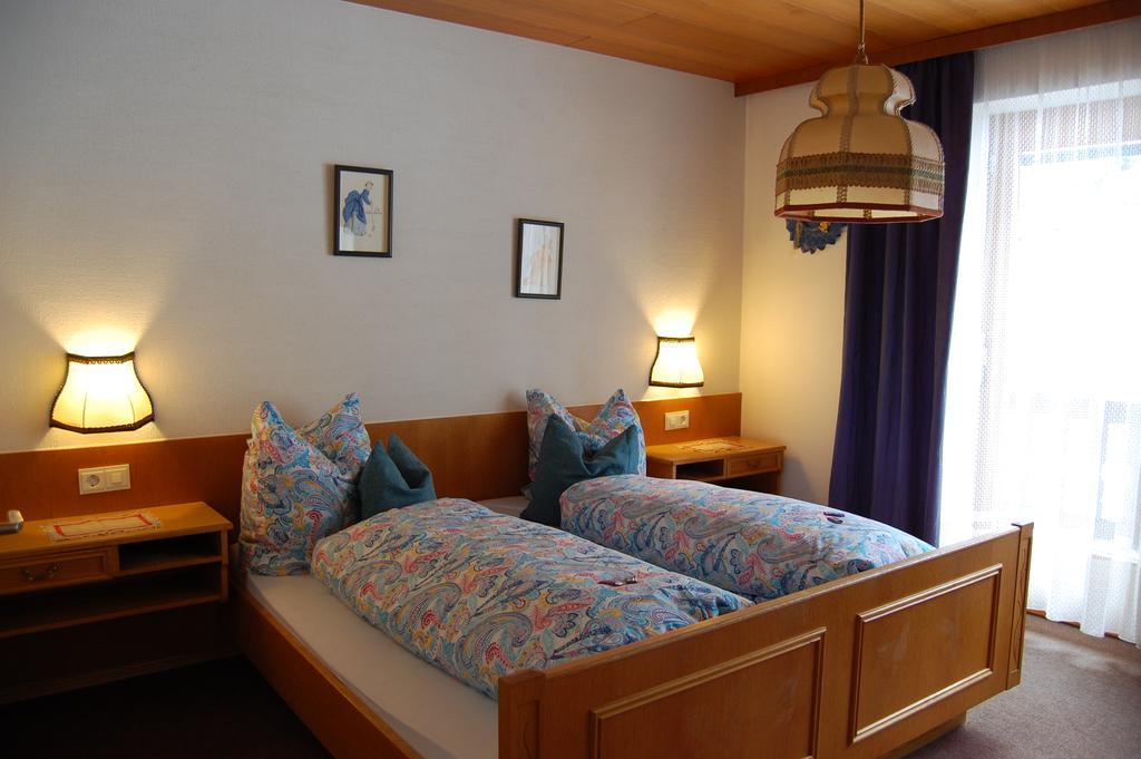 Haus Waldrast Daire Elbigenalp Oda fotoğraf