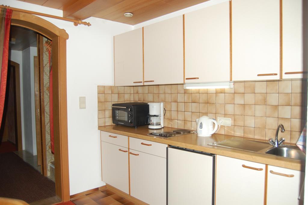 Haus Waldrast Daire Elbigenalp Oda fotoğraf